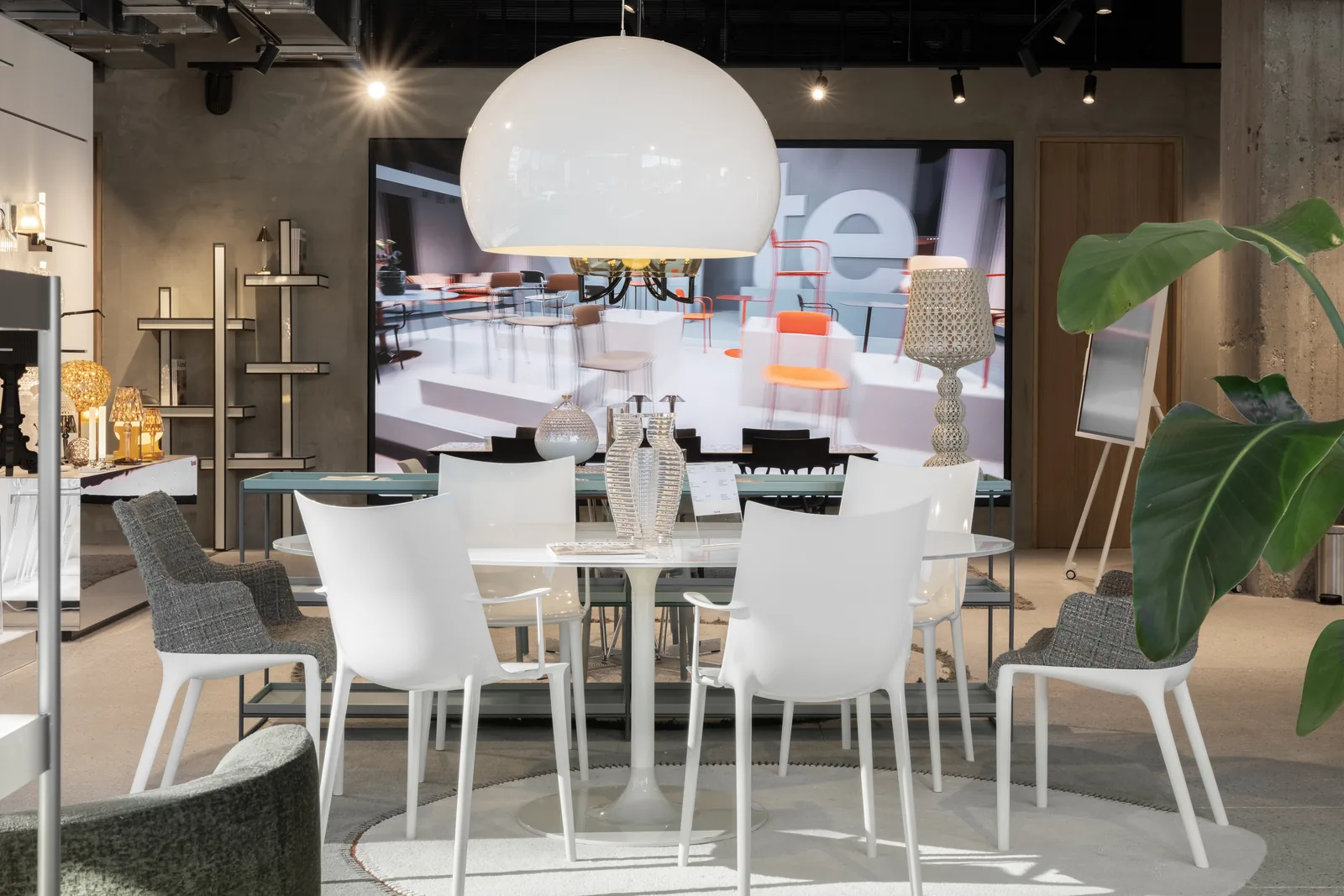 Mobilier design Kartell en showroom